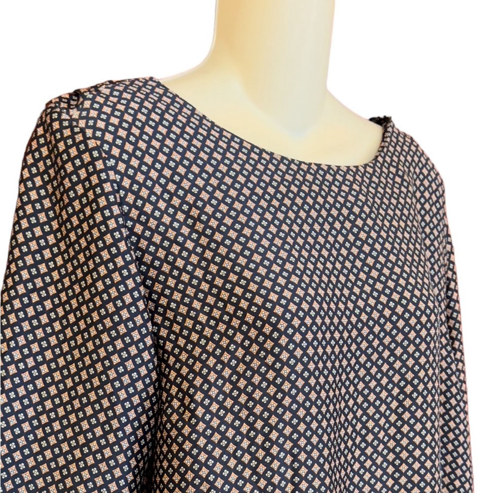 LILA ROSE tunic top - Picture 5 of 9
